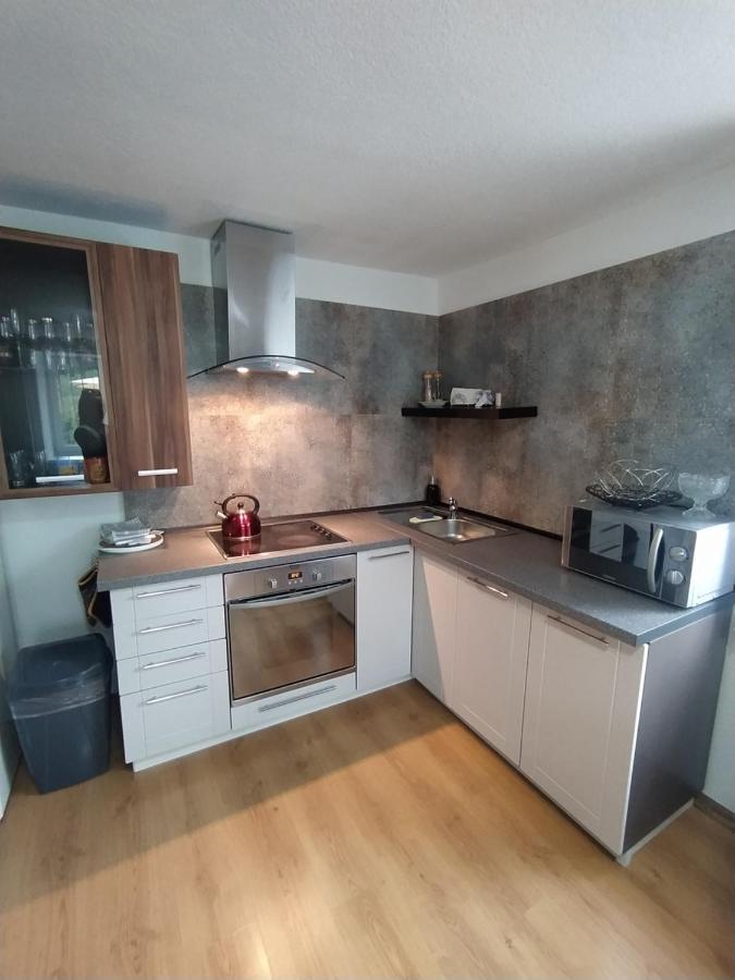 Apartman Karin Huty ภายนอก รูปภาพ